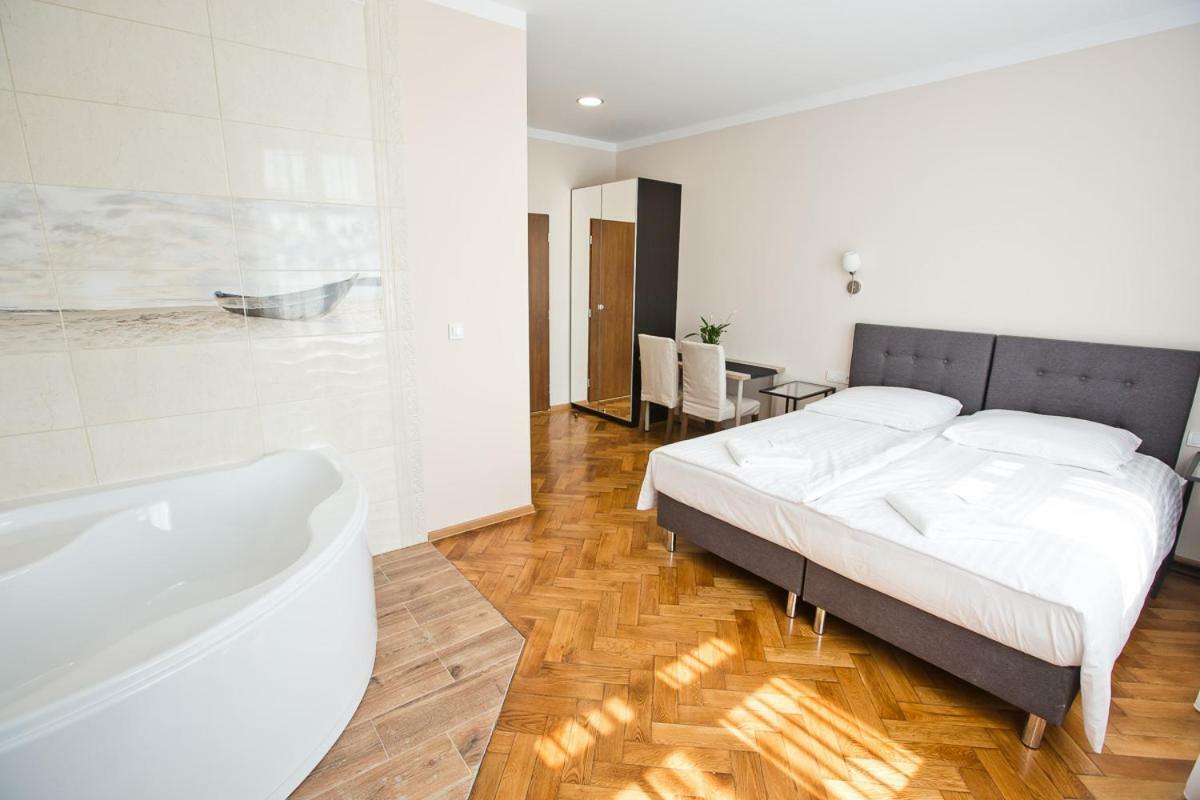 R&B Apartments Poznań Exteriör bild